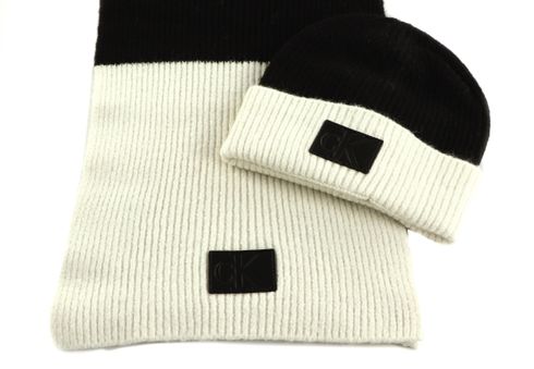 Calvin Klein CKJ Gifting Softies BEANIE SCARF BLOCK Black