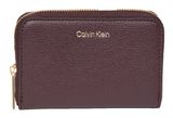 Calvin Klein Embossed Logo Zip Around Card Case M Fudge / Espresso Calvin Klein Embossed Logo Zip Around Card Case M Fudge / Espresso