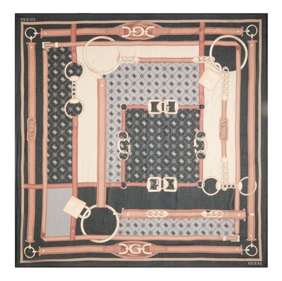 GUESS Carrie Logo Kefiah Max 130X130 Espresso Logo