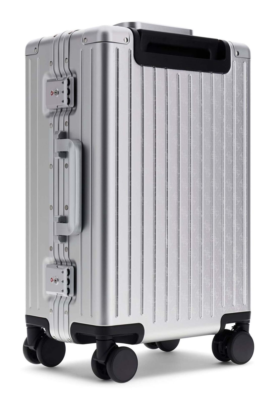 GUESS Trunkshow 18 In 8-Wheeler Silver GUESS Trunkshow 18 In 8-Wheeler Silver