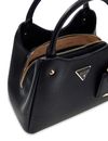 GUESS Meridian II Girlfriend Carryall Bag S Black