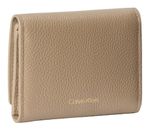 Calvin Klein CK ACC Emblem HW Pebble Trifold with Zip Pocket Desert Taupe