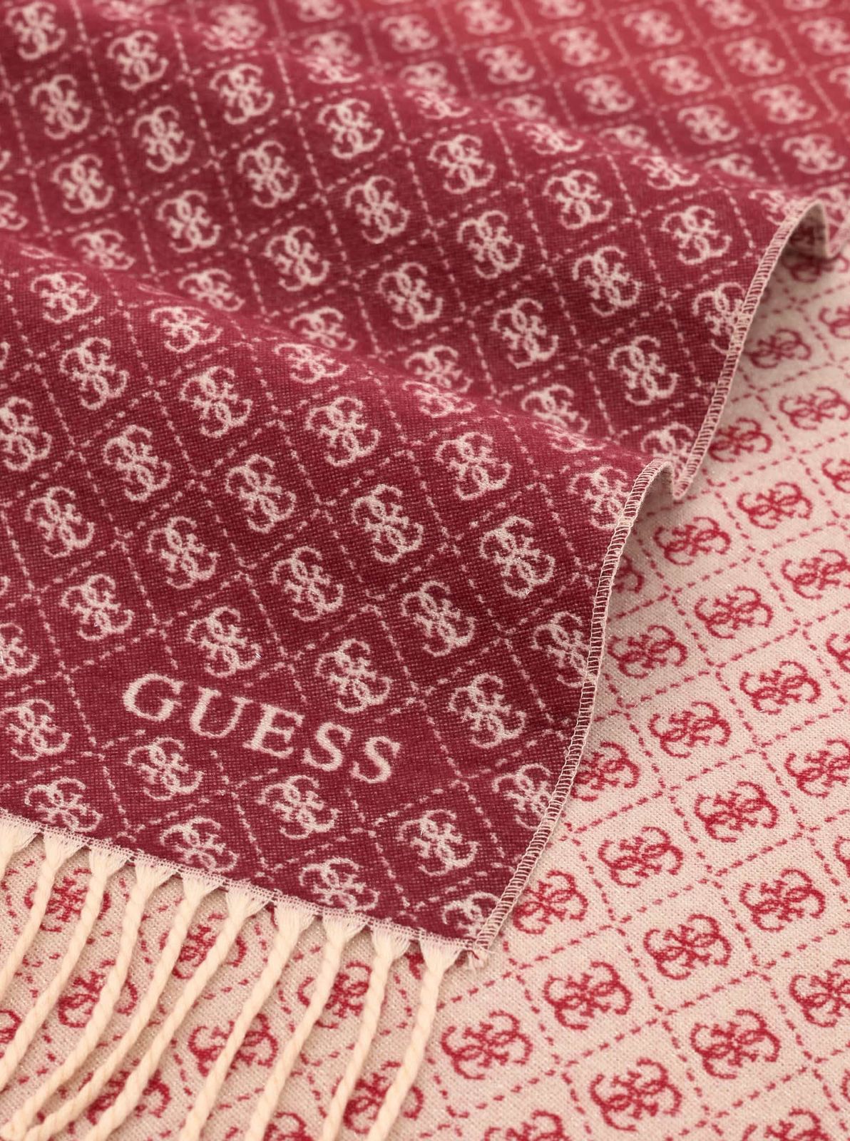 GUESS Scarf 60X180 Plum Multi GUESS Scarf 60X180 Plum Multi