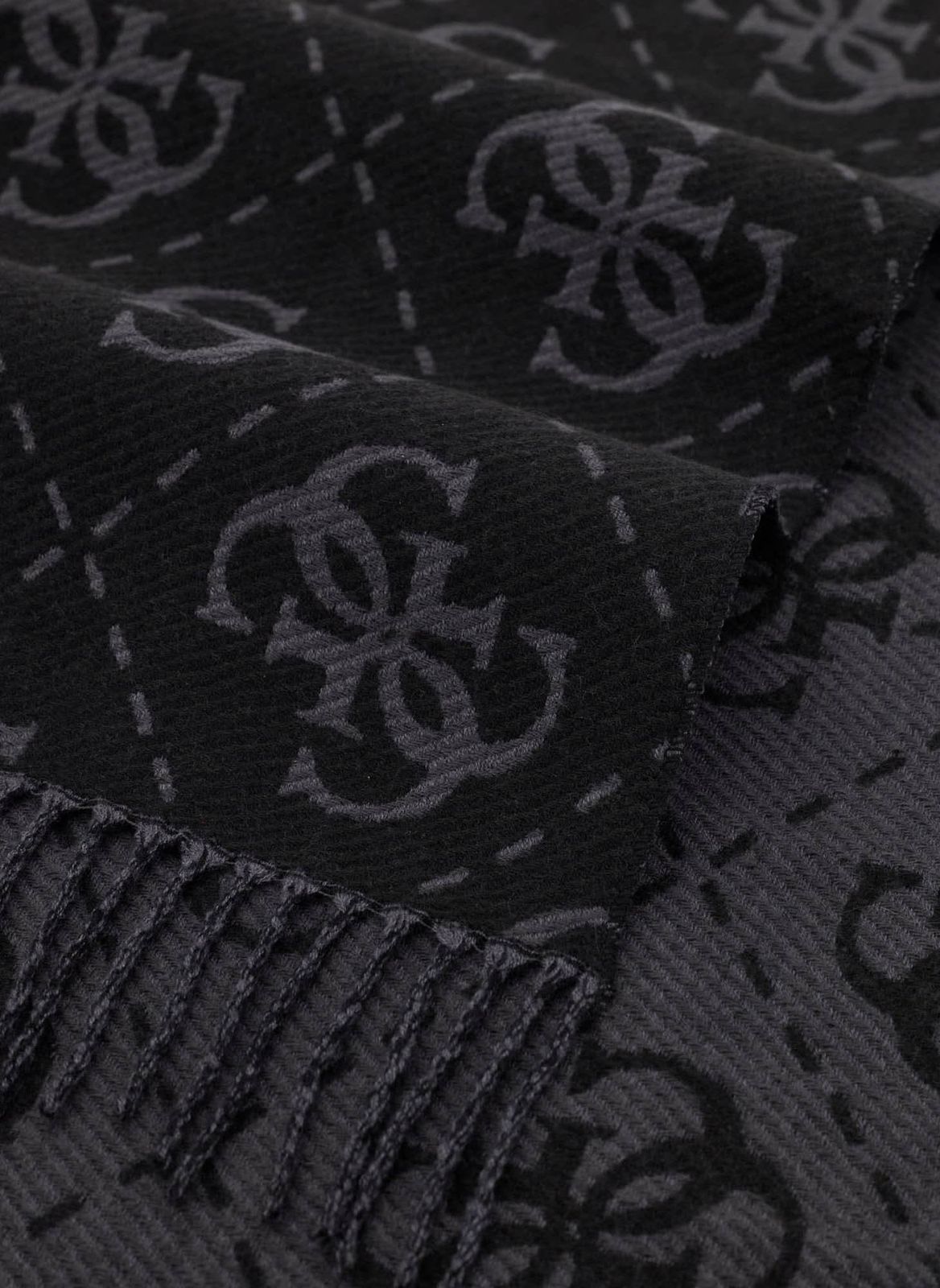 GUESS Scarf 70 x 190 Coal Logo GUESS Scarf 70 x 190 Coal Logo